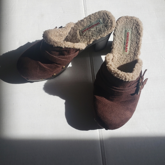 Union Bay Clogs - Picture 7 of 7